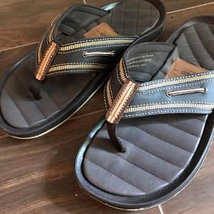 BASS WAVE FLIP FLOPS